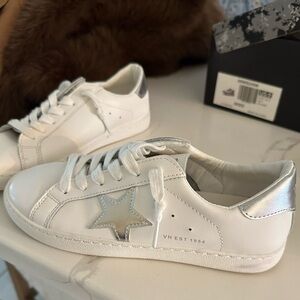 Worn once | Vintage Havana | CARLA | White Silver Foil | MSRP $110 - size 8